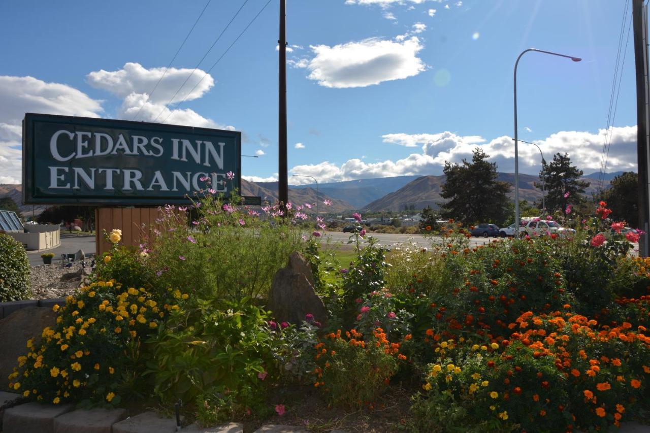 Cedars Inn Wenatchee Exterior photo