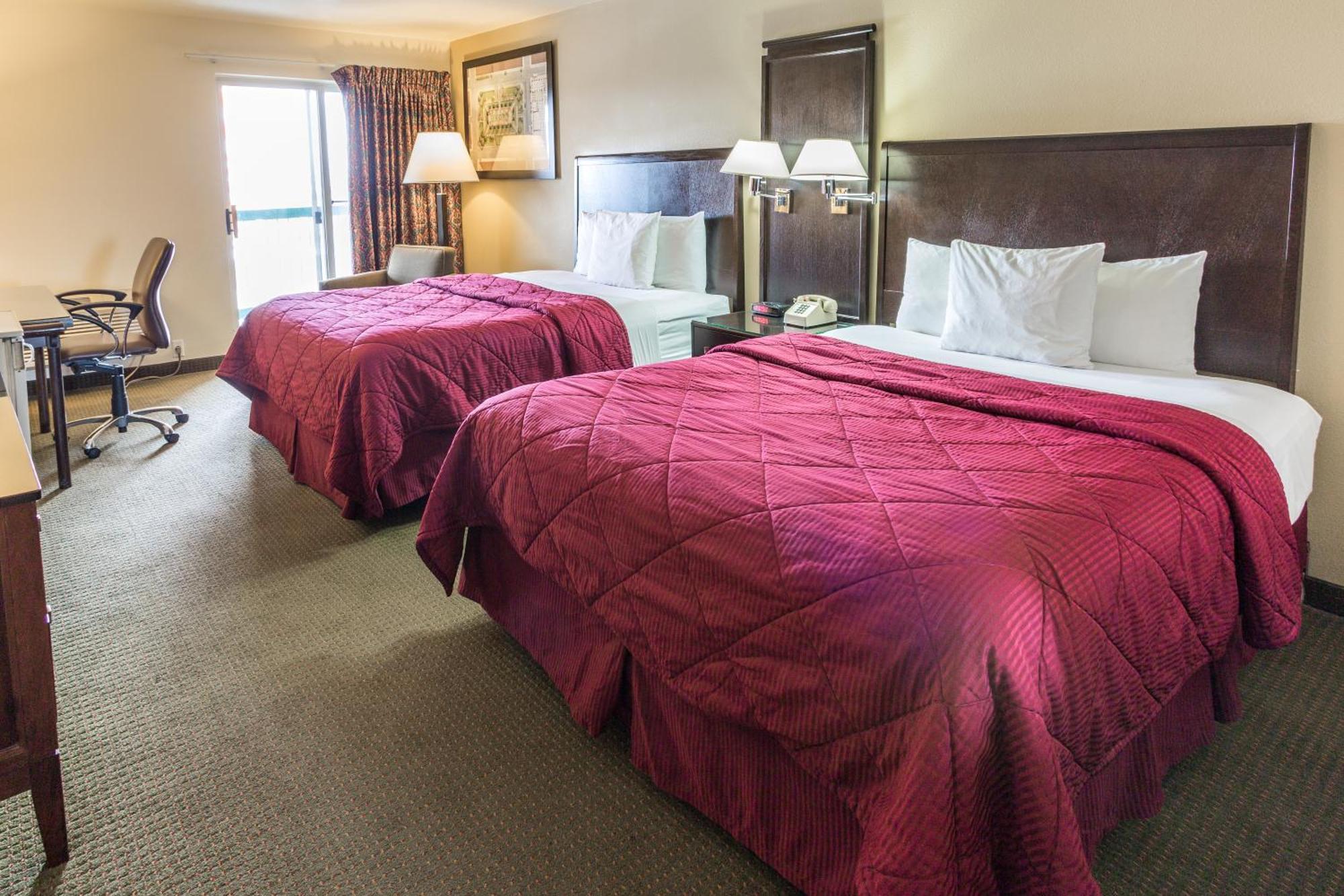 Cedars Inn Wenatchee Exterior photo