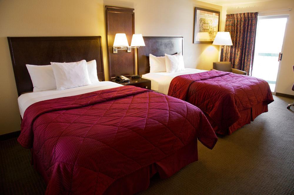 Cedars Inn Wenatchee Exterior photo