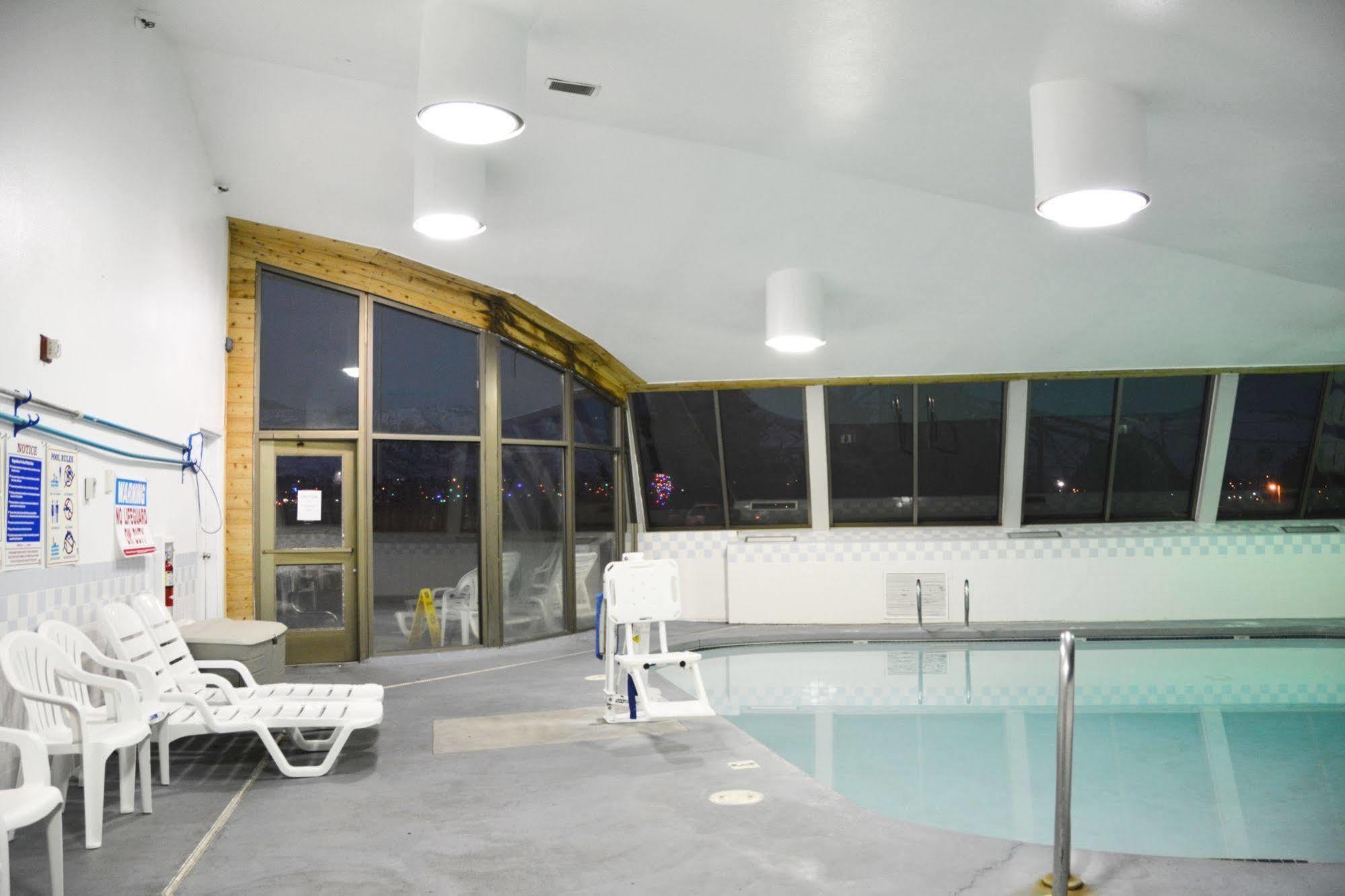Cedars Inn Wenatchee Exterior photo
